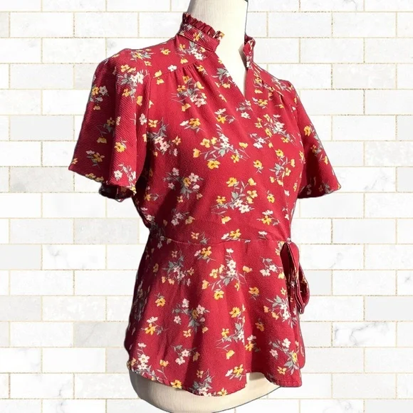 ▫️ donated Red Fit and Flare Floral Top - Picture 1 of 11